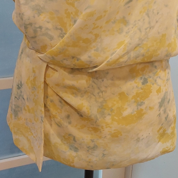 Calvin Klein Yellow and Gray Patterned Blouse - Picture 2 of 10